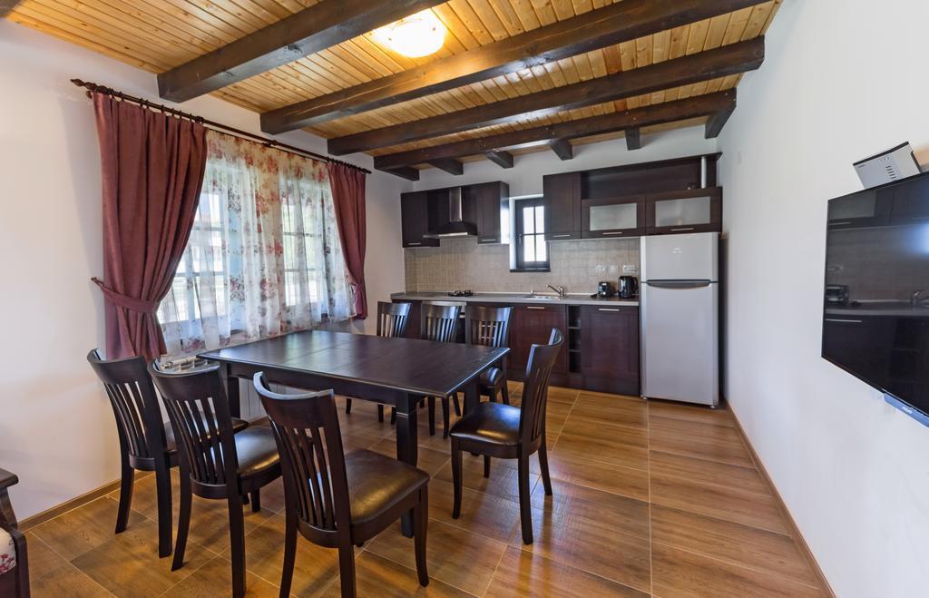 Complex Rayuvski Han Rayuvtsi Εξωτερικό φωτογραφία