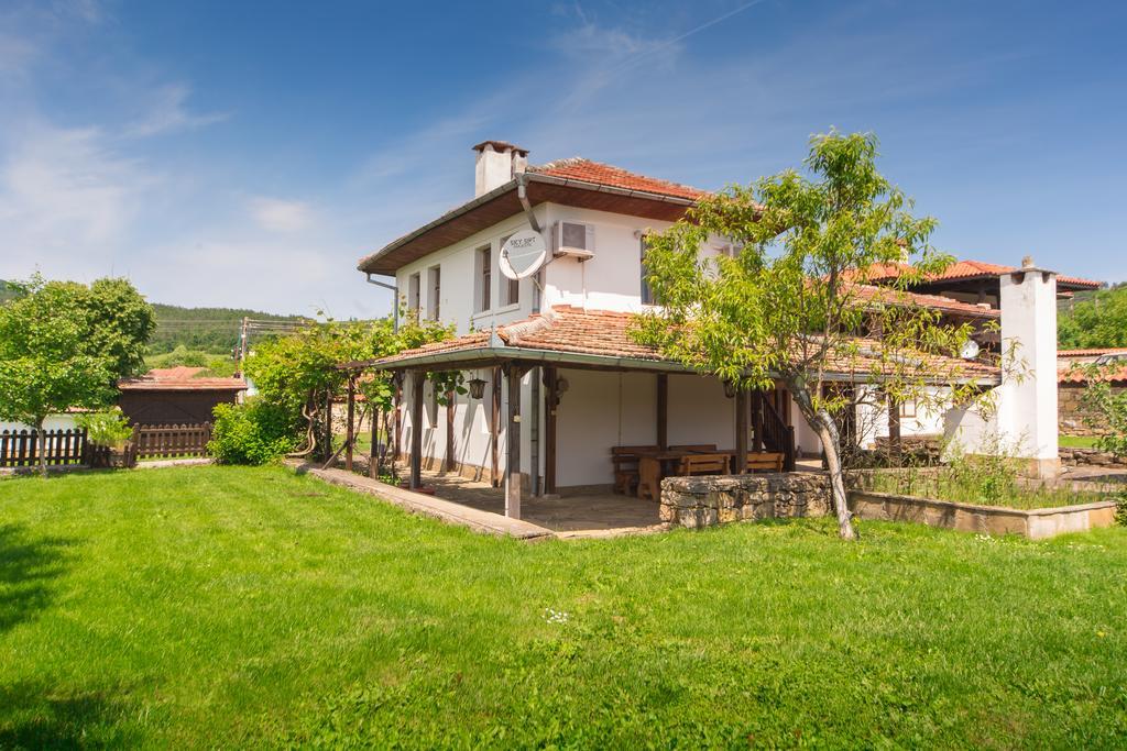 Complex Rayuvski Han Rayuvtsi Εξωτερικό φωτογραφία